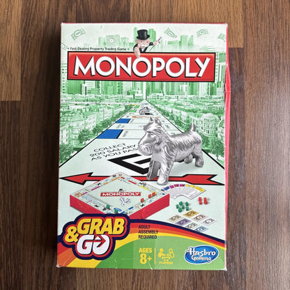HASBRO MONOPOLY GRAB AND GO